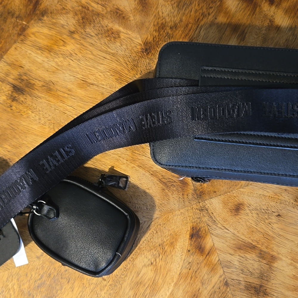 Steve Madden Waist Bag (Fanny Pack) - Picture 2 of 6